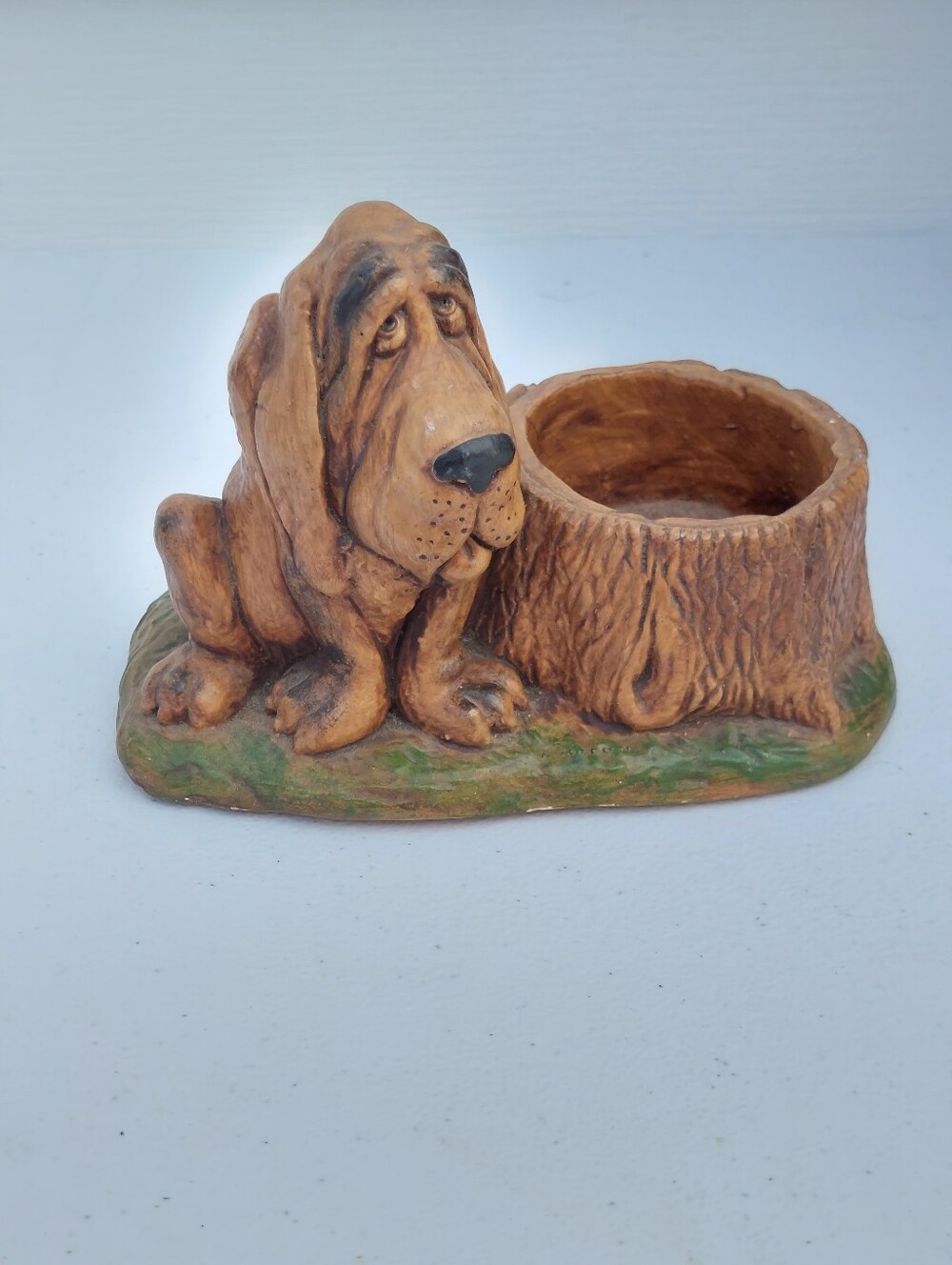 Vintage Cast Stone Concrete Basset Hound Dog Statue w Tree Stump Planter 6x4"